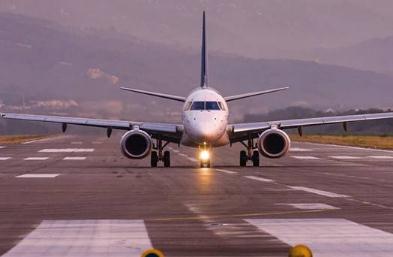 国际空运运输中的货物重量有哪些限制要求？
