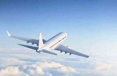 面对一些挑战，航空货运公司可以采取哪些策略和措施？