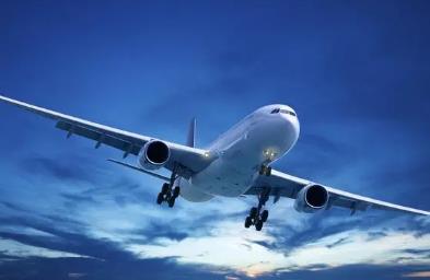 航空运输公司在现代物流行业中发挥着至关重要的作用