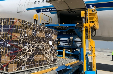 航空物流公司还需要不断创新服务模式，以满足客户多样化的需求